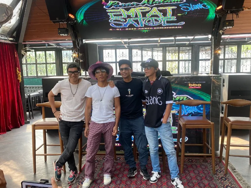 Poster SLANK Gelar Konser Spesial 41 Tahun Berkarya