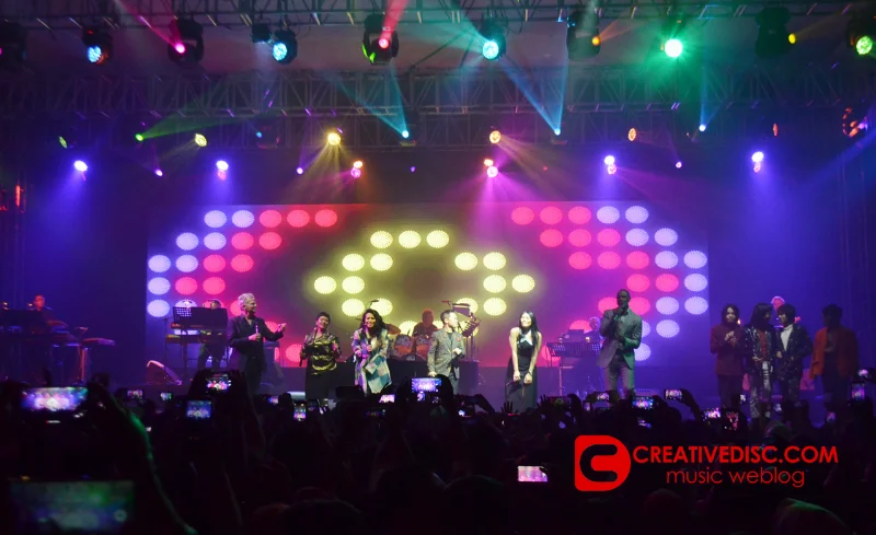 Poster HITMAN David Foster Ajak Anggun, Brian McKnight, Yura, Sandhy & Dira Sugandi Puaskan Penonton Surabaya