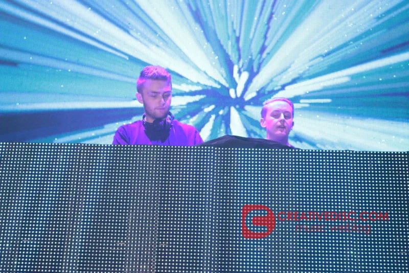 Poster Disclosure dan Tchami Meriahkan World of DGTL LVE
