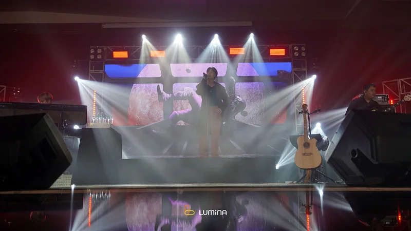 Poster Konser Solo Perdana di Indonesia, Krist Perawat Dekat Dengan Penggemar
