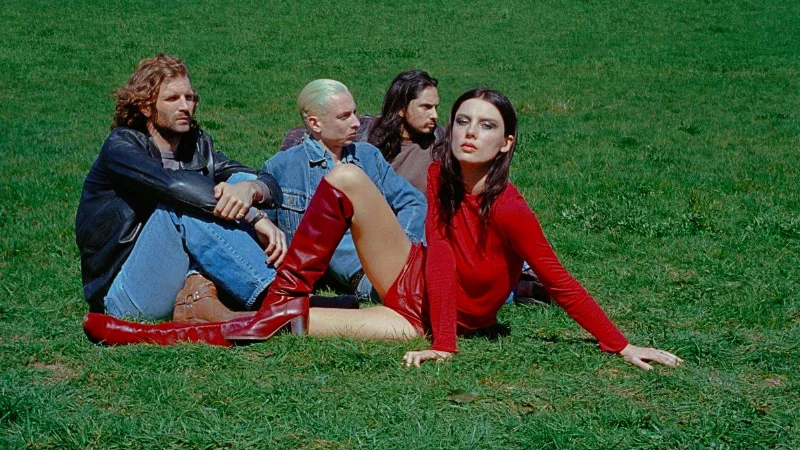 Poster Wolf Alice Akan Tampil Perdana di Bengkel Space, Jakarta pada 13 Januari 2026